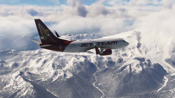 Boeing 737-700 · passenger · burgundy, photograph 634